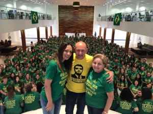 Havan registra lucro recorde de R$ 1,49 bilhão após Luciano Hang prever crise com vitória de Lula