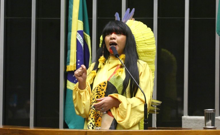 Comissão aprova ampliação da Lei Maria da Penha para casais homoafetivos