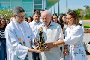 Lula destaca fé, esperança e respeito às crenças no Dia de Nossa Senhora Aparecida