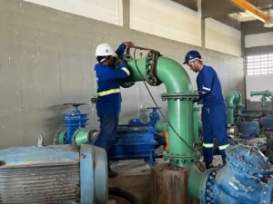 Casal realiza manutenção e interrompe abastecimento de água em bairros de Rio Largo