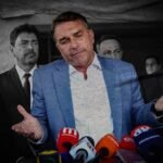 Flávio Bolsonaro critica fim da escala 6×1 e defende pagamento conforme horas trabalhadas